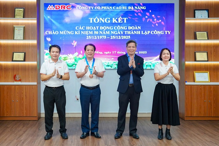 hoạt động vinh danh 12