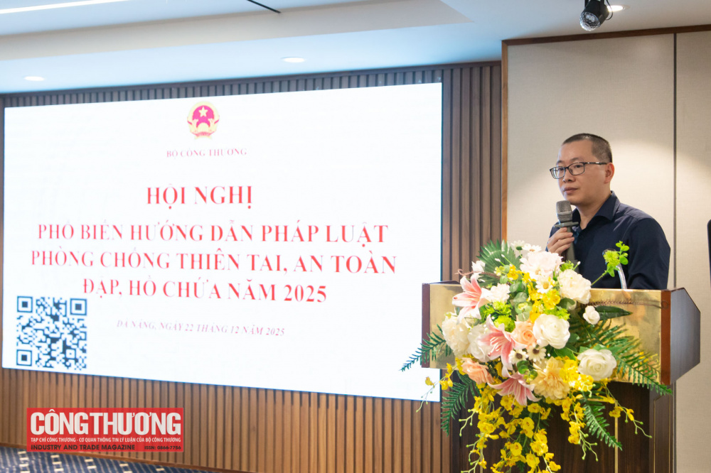 Đại biểu tham luận Hội nghị