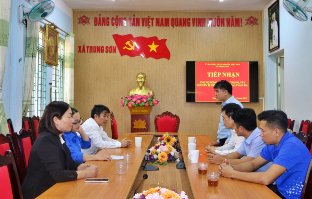 Phó giám đốc Thủy điện Trung Sơn phát biểu tại sự kiện