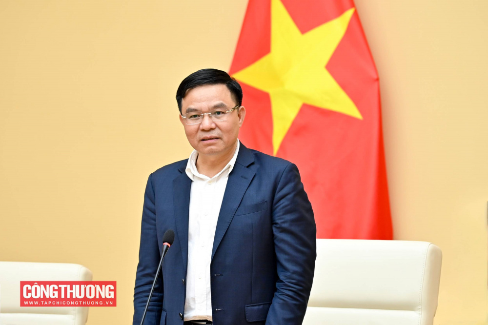 Bí thư Đảng ủy, Quyền Bộ trưởng Bộ Công Thương Lê Mạnh Hùng khẳng định vai trò, đóng góp của ngành Công Thương đối với ổn định vĩ mô và tăng trưởng kinh tế đất nước