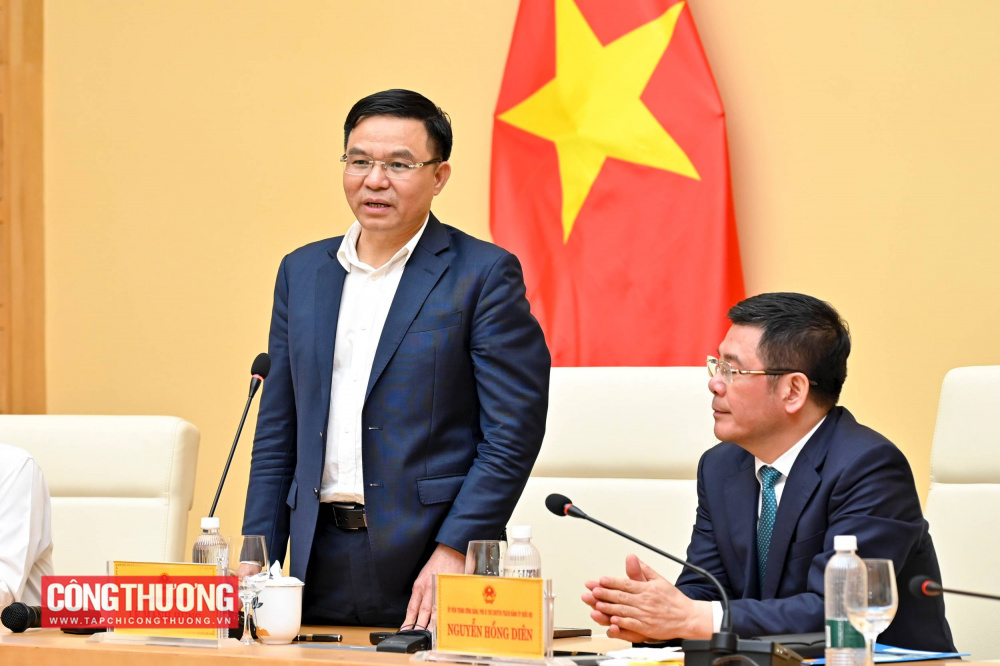 Quyền Bộ trưởng Lê Mạnh Hùng cam kết sẽ cùng tập thể Bộ Công Thương kế thừa truyền thống quý báu, phát huy kết quả đạt được, tiếp tục xây dựng và phát triển ngành Công Thương như các thế hệ lãnh đạo tiền nhiệm kỳ vọng và đáp ứng mục tiêu, yêu cầu của Đảng, Nhà nước.