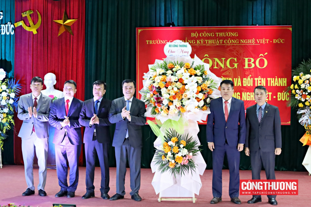 Lễ công bố Quyết định sáp nhập và đổi tên thành trường Cao đẳng Kỹ thuật Công nghệ Việt - Đức