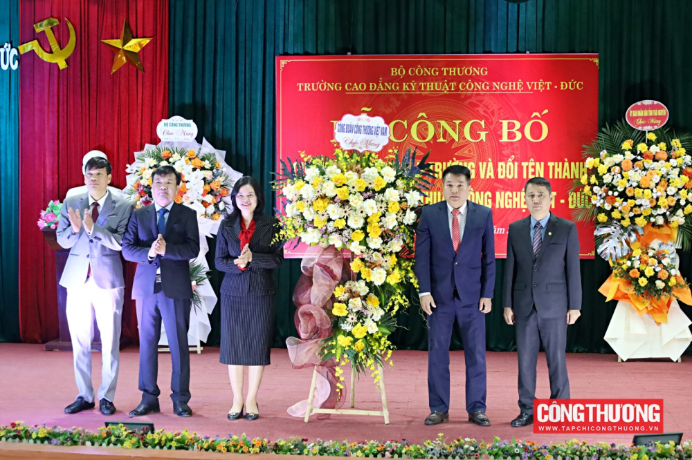 Lễ công bố Quyết định sáp nhập và đổi tên thành trường Cao đẳng Kỹ thuật Công nghệ Việt - Đức
