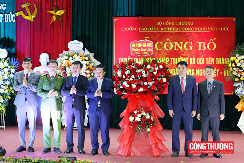 Lễ công bố Quyết định sáp nhập và đổi tên thành trường Cao đẳng Kỹ thuật Công nghệ Việt - Đức