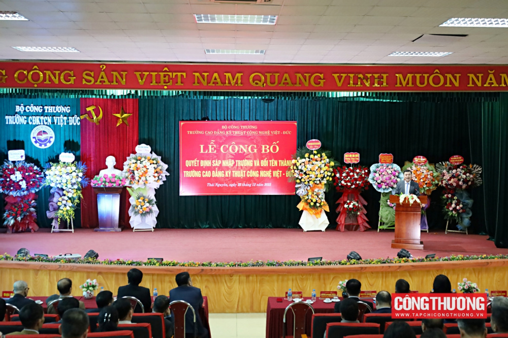 Lễ công bố Quyết định sáp nhập và đổi tên thành trường Cao đẳng Kỹ thuật Công nghệ Việt - Đức
