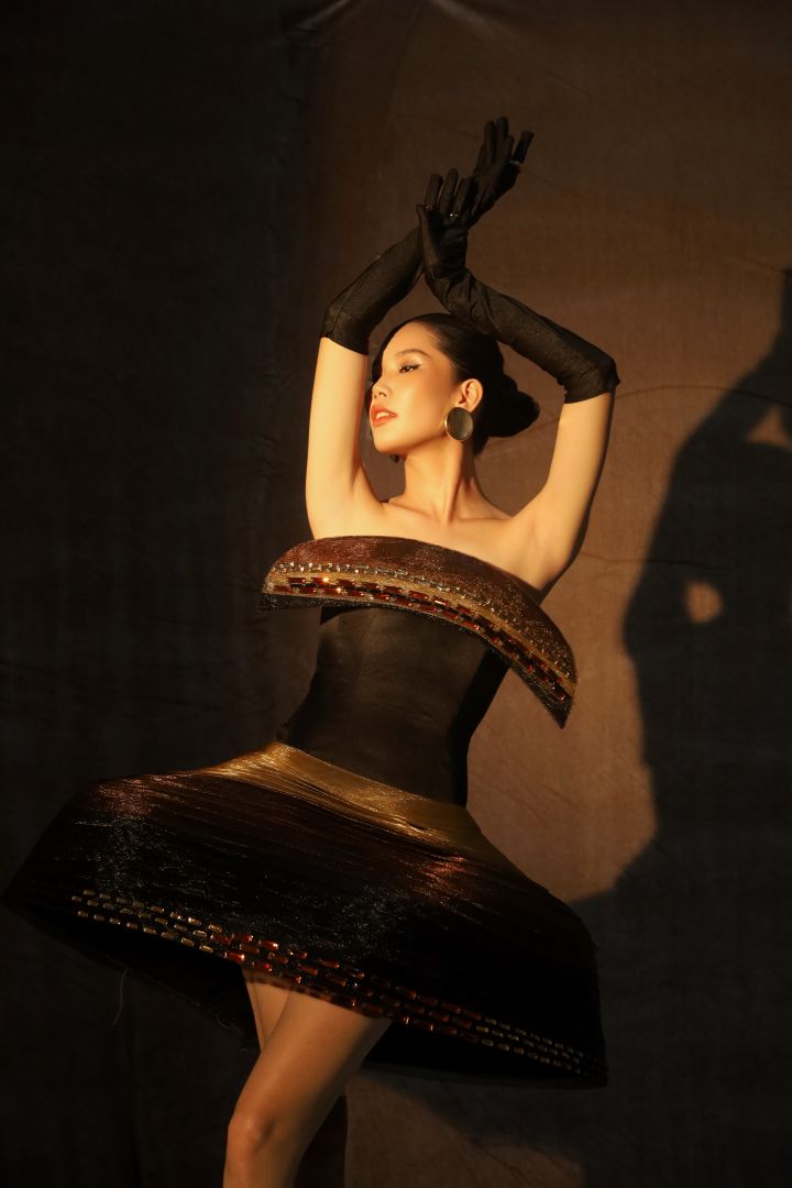 bộ sưu tập tốt nghiệp khai thác di sản lò gạch Mang Thít của thủ khoa Ong Gia Khánh