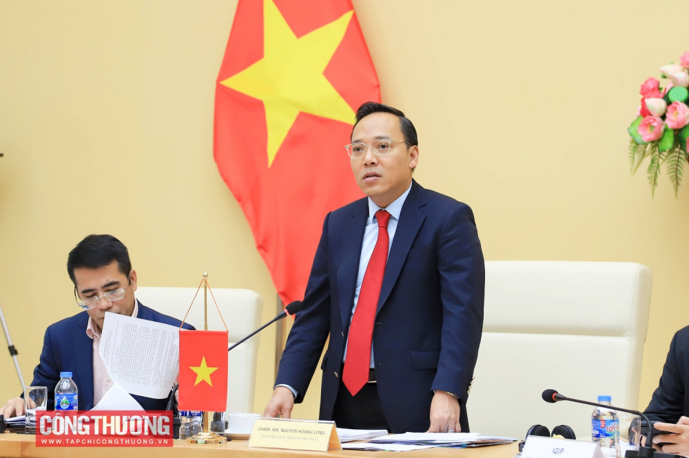 Thứ trưởng Nguyễn Hoàng Long