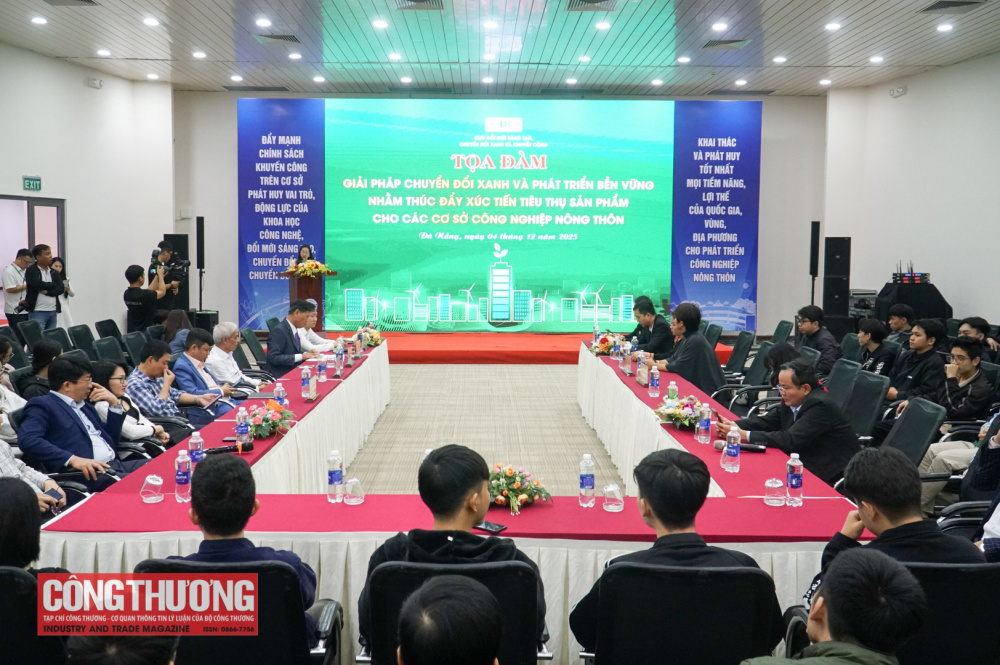 tọa đàm với chủ đề: “Giải pháp chuyển đổi xanh và phát triển bền vững nhằm thúc đẩy xúc tiến tiêu thụ sản phẩm cho các cơ sở công nghiệp nông thôn”.