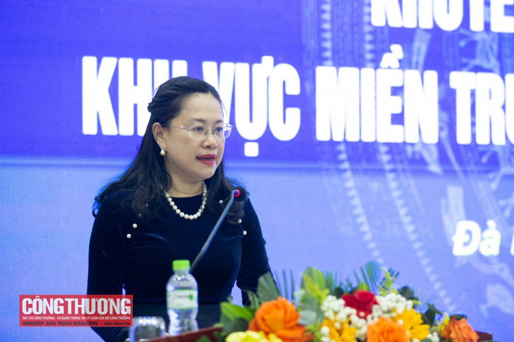 bà Đỗ Thị Minh Trâm - Phó Cục trưởng Cục Đổi mới sáng tạo, Chuyển đổi xanh và Khuyến công