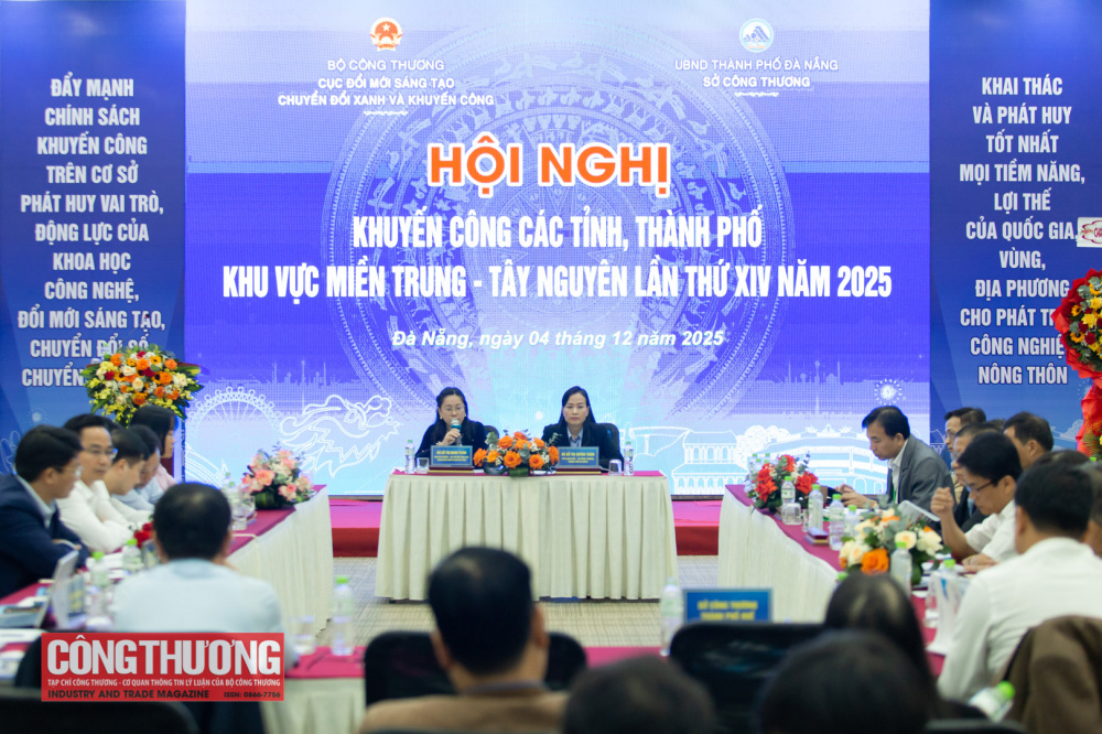 bà Đỗ Thị Minh Trâm - Phó Cục trưởng Cục Đổi mới sáng tạo, Chuyển đổi xanh và Khuyến công; bà Đỗ Thị Quỳnh Trâm - Phó Giám đốc Sở Công Thương thành phố Đà Nẵng