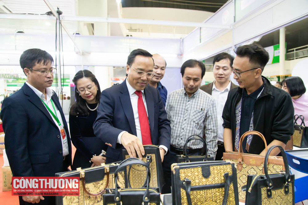 Thứ trưởng Nguyễn Hoàng Long