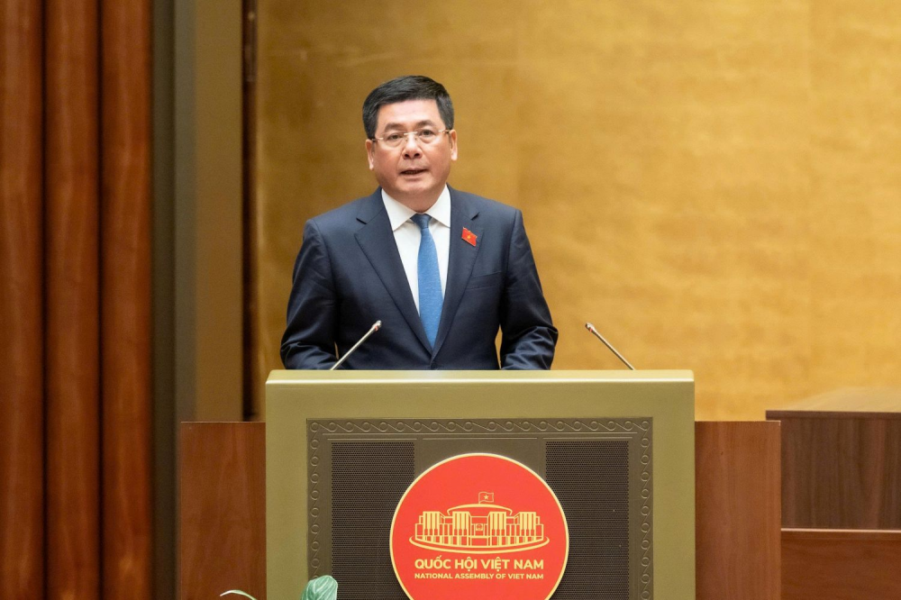 Bộ trưởng Nguyễn Hồng Diên