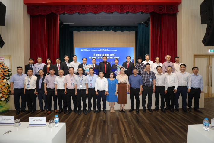 Ban Giám hiệu, Hội đồng trường cùng toàn thể lãnh đạo phòng, ban, khoa, viện, trung tâm cùng có mặt tham dự buổi lễ