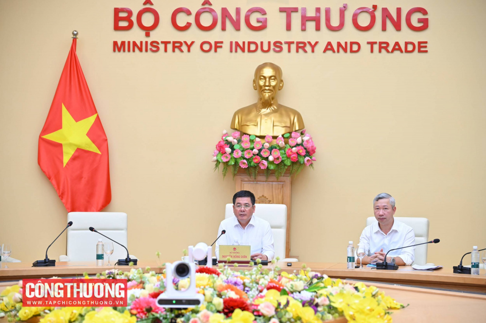 Bộ trưởng Bộ Công Thương Nguyễn Hồng Diên đã chủ trì cuộc họp về việc tiếp thu, giải trình các ý kiến góp ý Dự thảo Nghị quyết của Quốc hội về cơ chế, chính sách đặc thù phát triển năng lượng quốc gia giai đoạn 2026 - 2030.