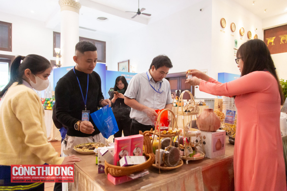 Gian hàng tại Hội nghị