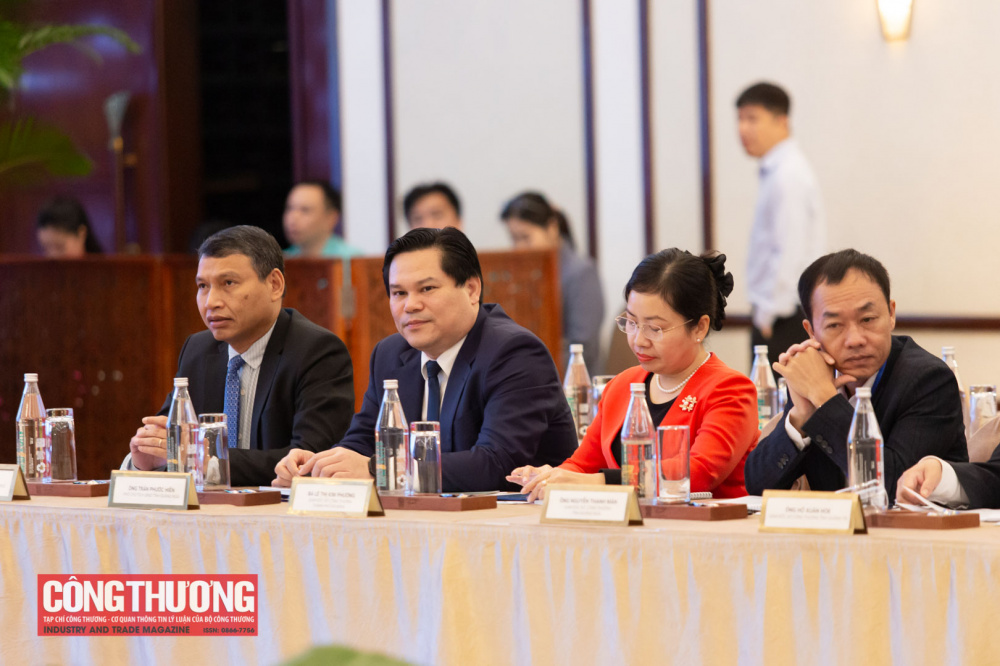 Đại diện lãnh đạo địa phương, Sở tham dự hội nghị