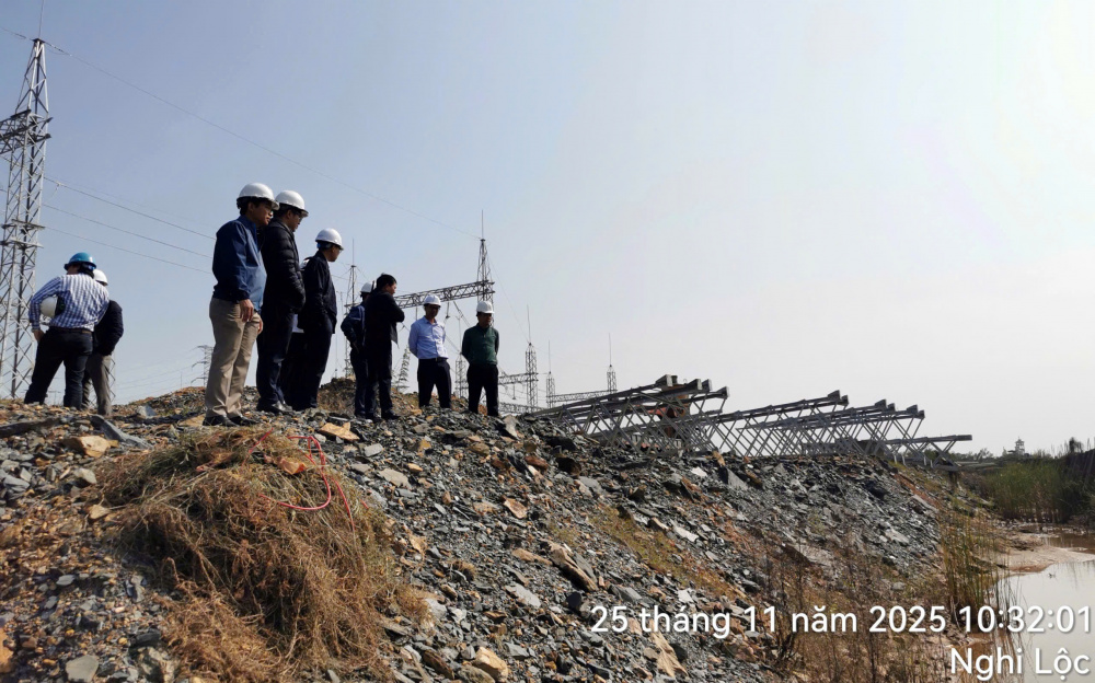 Trạm biến áp 220kV Nam Cấm