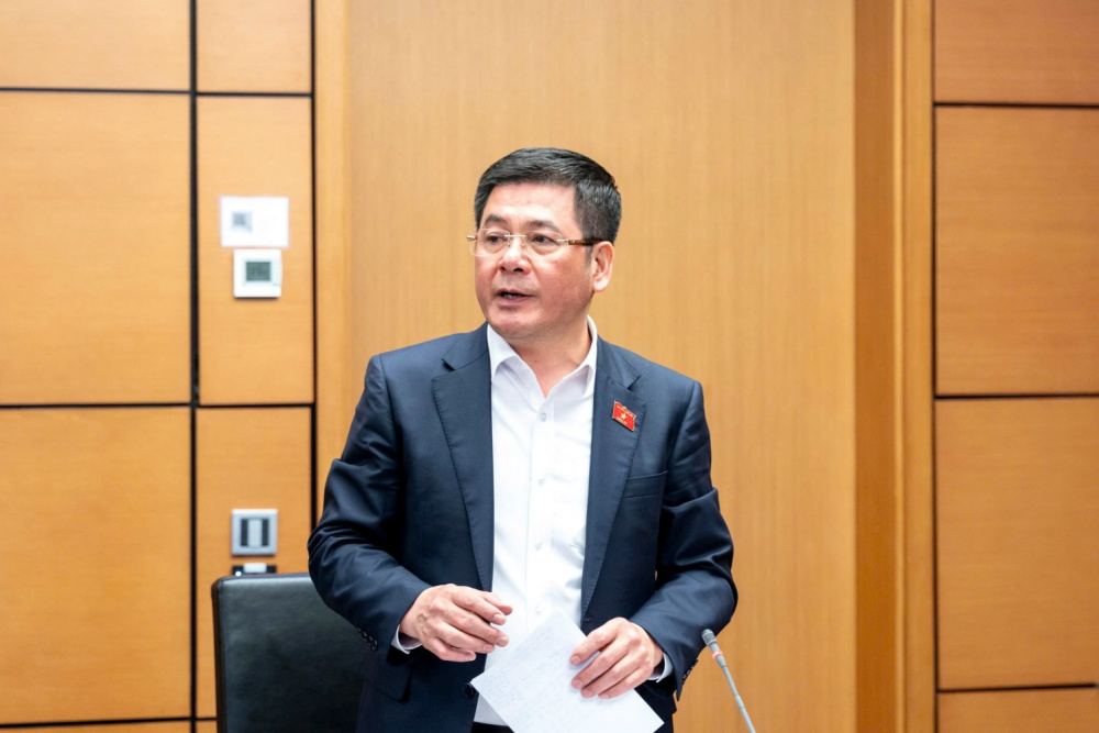 Bộ trưởng Nguyễn Hồng Diên