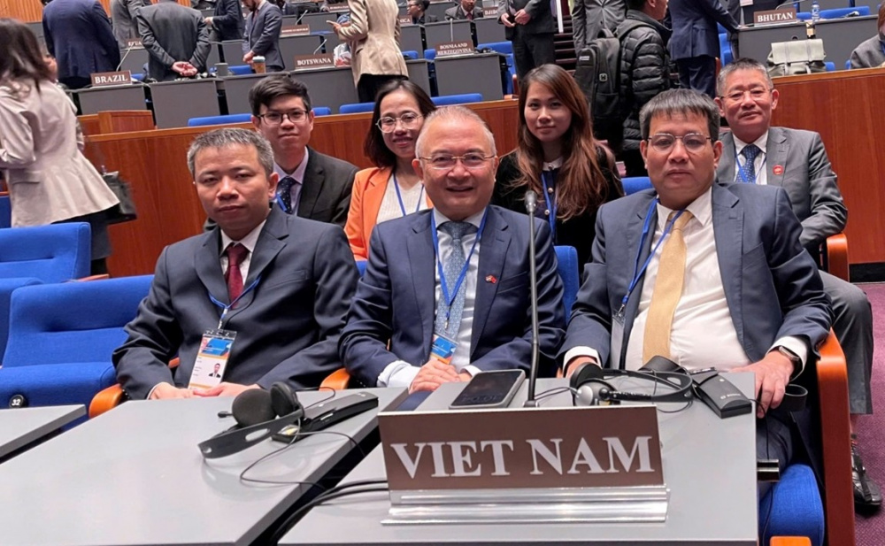 Bộ Công Thương khẳng định vai trò nòng cốt thực thi Công ước Cấm vũ khí hóa học và triển khai Luật Hóa chất 2025 1 Việt Nam kiên định với mục tiêu loại bỏ hoàn toàn vũ khí hóa học trên toàn cầu