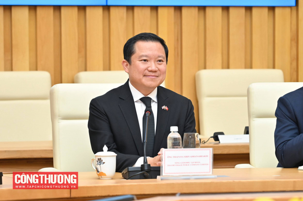 Bộ trưởng Nguyễn Hồng Diên làm việc với Tập đoàn ThaiBev 1 Lãnh đạo Tập đoàn ThaiBev cũng cam kết sẽ tiếp tục đầu tư vào công nghệ, nâng cao chất lượng sản xuất, cải thiện trải nghiệm tiêu dùng và đóng góp vào nâng cao chất lượng cuộc sống của người dân Việt Nam