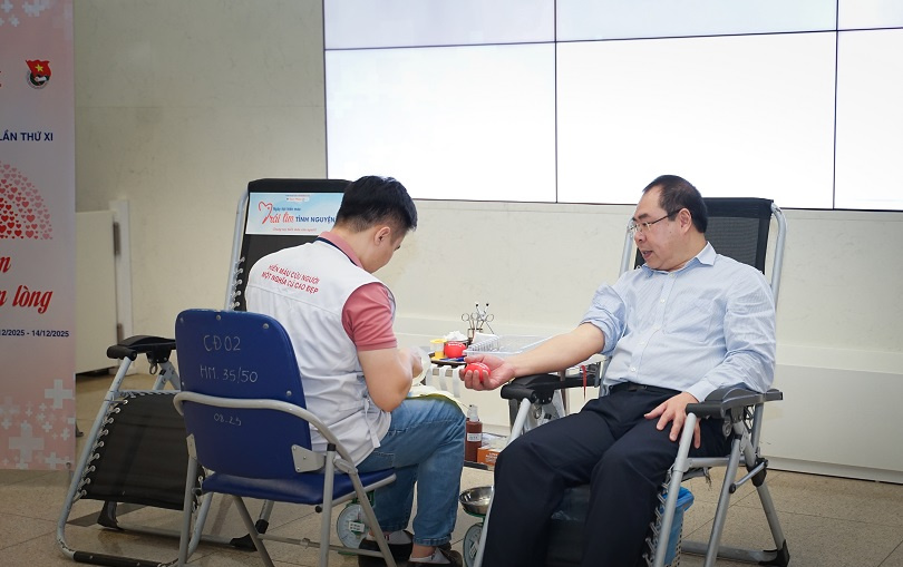 Tuần lễ hồng EVN lần thứ XI