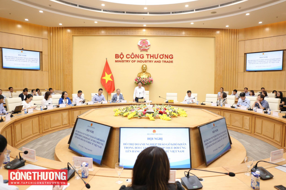 Hội nghị “Hỗ trợ các doanh nghiệp tháo gỡ khó khăn trong bối cảnh Hoa Kỳ áp dụng thuế đối ứng lên hàng xuất khẩu từ Việt Nam”
