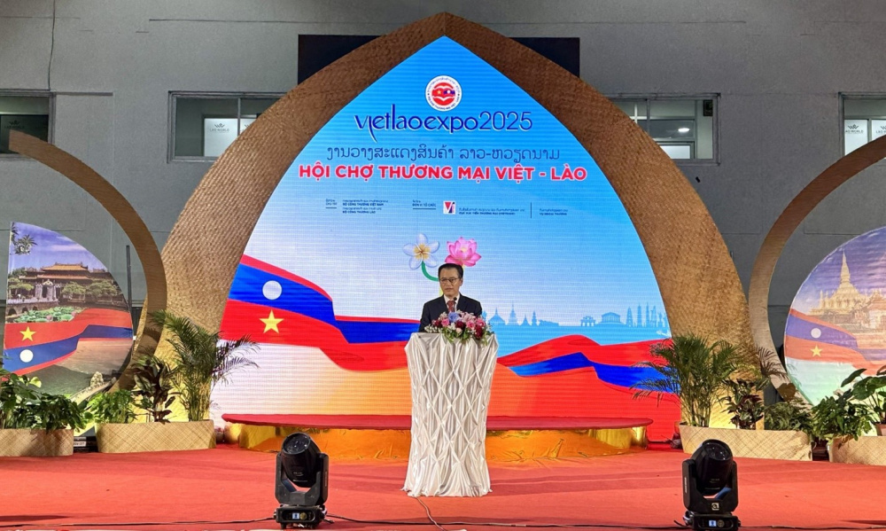 Khai mạc Hội chợ thương mại Việt Nam - Lào 2025