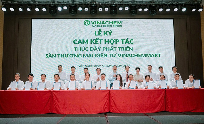 ký kết hợp tác