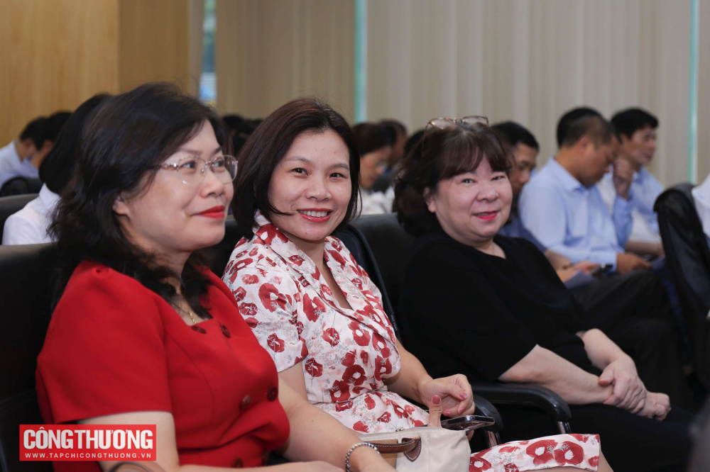 Hội nghị đối thoại của Ban Thường vụ Đảng ủy, Lãnh đạo Bộ với Lãnh đạo các đơn vị thuộc Bộ Công Thương năm 2025