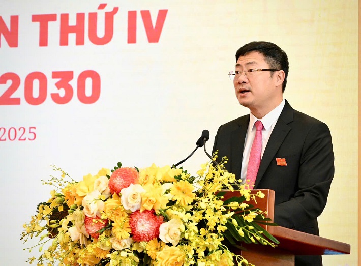 Ông Hà Quang Hòa Báo cáo chính trị tại Đại Hội