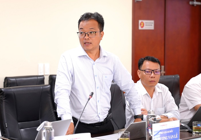 Ông Dương Văn Lễ Phó Giám đốc Công ty EPS báo cáo công tác chuẩn bị đại tu