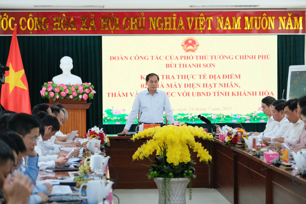 Phó Thủ tướng Chính phủ Bùi Thanh Sơn dẫn đầu đoàn công tác Trung ương làm việc với tỉnh Khánh Hòa về Nhà máy điện hạt nhân Ninh Thuận 1 và Ninh Thuận 2.