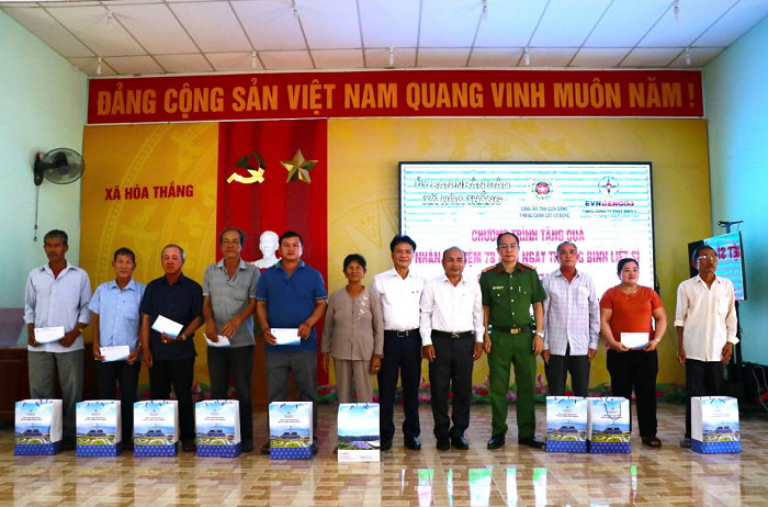Công ty Nhiệt điện Vĩnh Tân: Trao 145 phần quà tri ân tại tỉnh Lâm Đồng