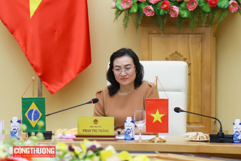 Thứ trưởng Phan Thị Thắng