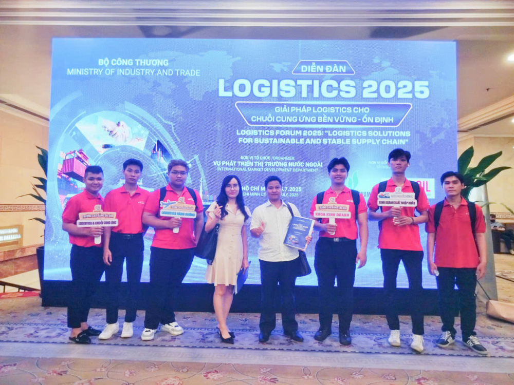 Sinh viên ngành Logistics, Kinh doanh xuất nhập khẩu Trường Cao đẳng Sài Gòn  tham dự Diễn đàn Logistics 2025 do Bộ Công Thương tổ chức