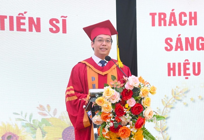 TS. Dương Trung Kiên - Phó Hiệu trưởng Trường Đại học Điện lực phát biểu tại buổi lễ.