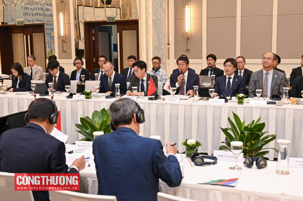 Chiều 31/7/2025, Bộ Công Thương, Đại sứ quán Nhật Bản tại Việt Nam, Ngân hàng Hợp tác Quốc tế Nhật Bản, Hiệp hội doanh nghiệp Nhật Bản tại Việt Nam đã phối hợp tổ chức Phiên họp cấp cao AZEC Việt Nam - Nhật Bản lần thứ 3.