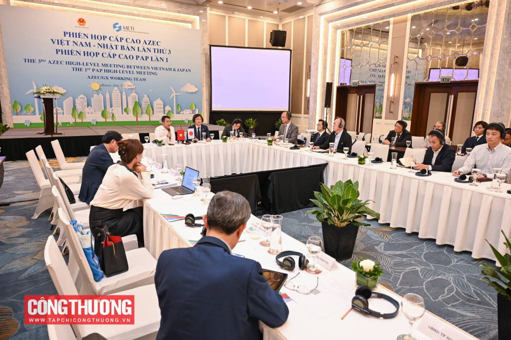 Chiều 31/7/2025, Bộ Công Thương, Đại sứ quán Nhật Bản tại Việt Nam, Ngân hàng Hợp tác Quốc tế Nhật Bản, Hiệp hội doanh nghiệp Nhật Bản tại Việt Nam đã phối hợp tổ chức Phiên họp cấp cao AZEC Việt Nam - Nhật Bản lần thứ 3.