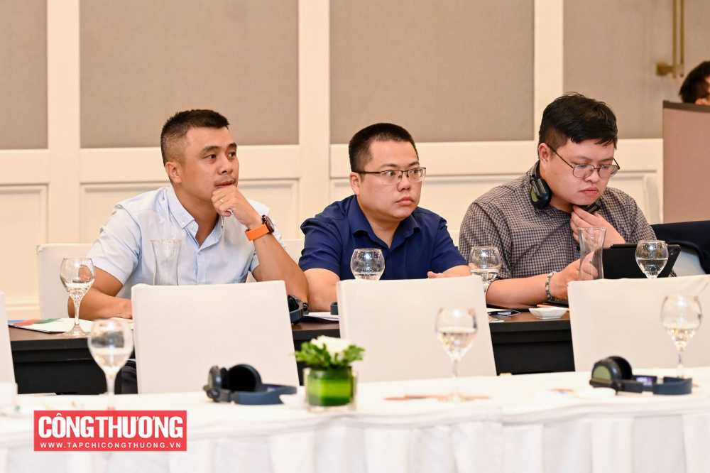Chiều 31/7/2025, Bộ Công Thương, Đại sứ quán Nhật Bản tại Việt Nam, Ngân hàng Hợp tác Quốc tế Nhật Bản, Hiệp hội doanh nghiệp Nhật Bản tại Việt Nam đã phối hợp tổ chức Phiên họp cấp cao AZEC Việt Nam - Nhật Bản lần thứ 3.