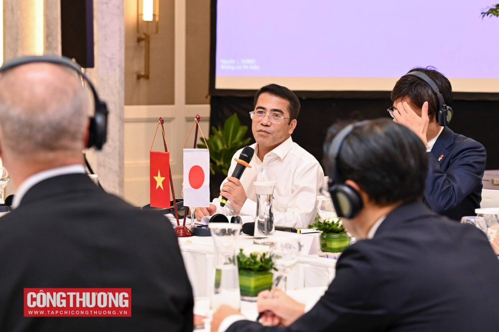 Chiều 31/7/2025, Bộ Công Thương, Đại sứ quán Nhật Bản tại Việt Nam, Ngân hàng Hợp tác Quốc tế Nhật Bản, Hiệp hội doanh nghiệp Nhật Bản tại Việt Nam đã phối hợp tổ chức Phiên họp cấp cao AZEC Việt Nam - Nhật Bản lần thứ 3.