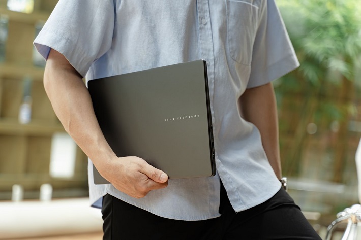 Laptop AI