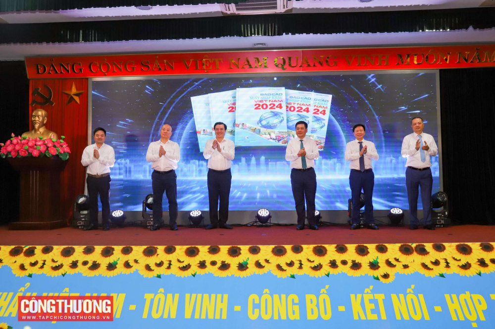 Bộ trưởng Nguyễn Hồng Diên: Xuất nhập khẩu tiếp tục là một trong các động lực quan trọng của tăng trưởng kinh tế đất nước
