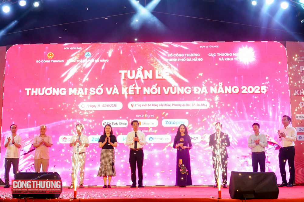 Khai mạc