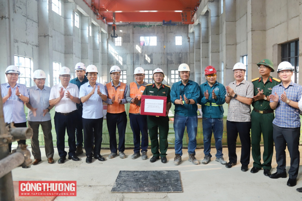 Thứ trưởng Nguyễn Hoàng Long