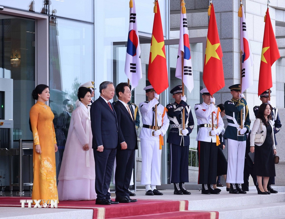 Tổng bí thư thăm Hàn Quốc