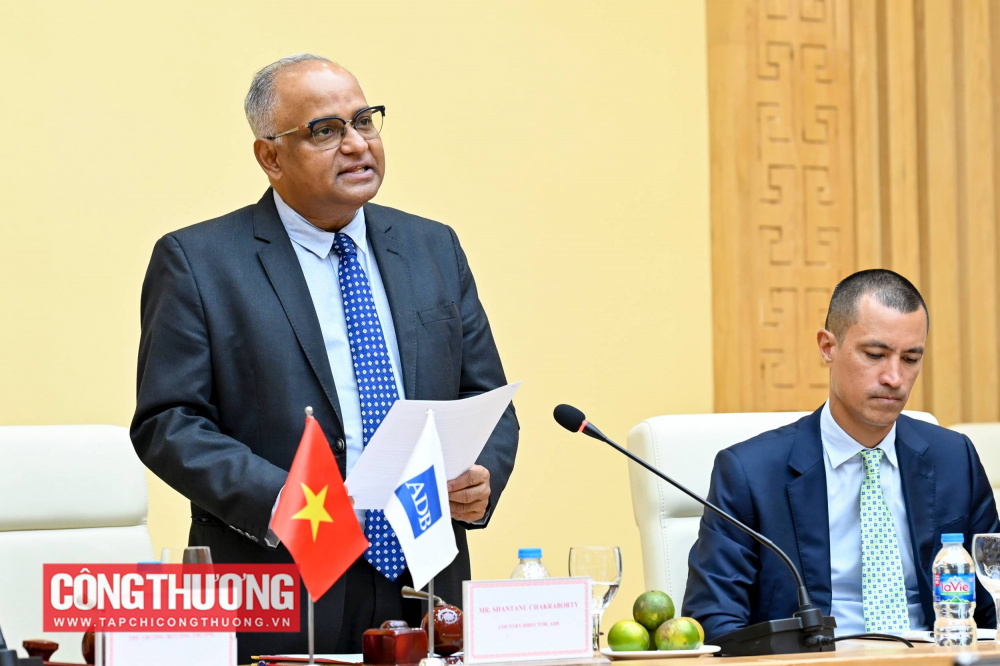 Ông Shantanu Chakraborty - Giám đốc quốc gia Ngân hàng Phát triển Châu Á (ADB) tại Việt Nam