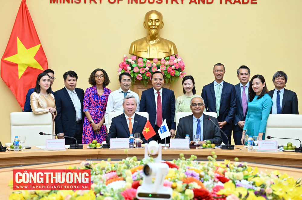 Lễ ký kết Bản ghi nhớ (MOU) giữa Bộ Công Thương và ADB về hợp tác trong lĩnh vực năng lượng và điện lực