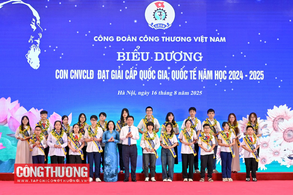Biểu dương con công nhân viên chức lao động ngành Công Thương đạt giải cấp quốc gia, quốc tế năm 2025