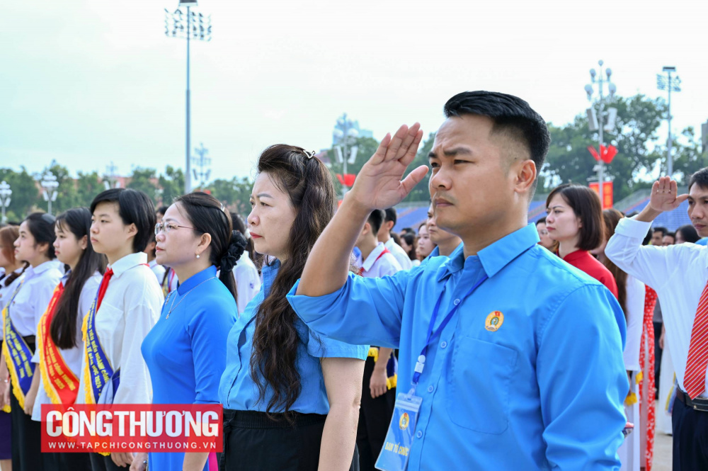 báo công