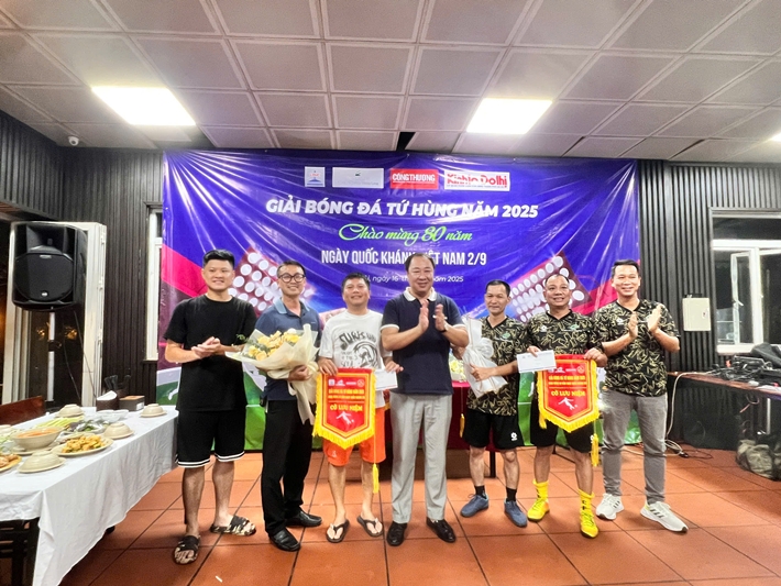 giải bóng đá tứ hùng